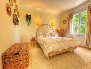 5 chambres, fer et planche à repasser, Wi-Fi, draps fournis