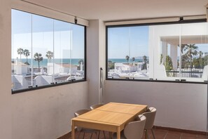 Dining - GuestReady - Almadraba Sunset Playa (Tarifa)