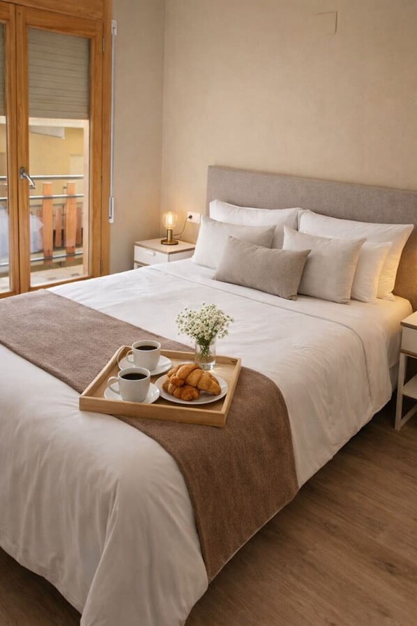 Desk, travel cot, WiFi, bed sheets