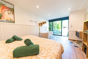 4 室のベッドルーム、WiFi、ベッドシーツ