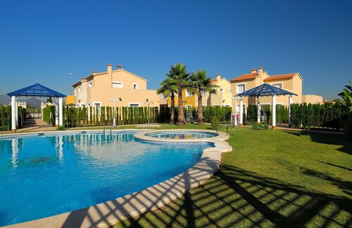 Ad1000 in Oliva With 2 Bedrooms and 1 Bathrooms