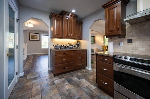Spacious Vernon Retreat w/ Game Room, BBQ Patio & Turf Yard