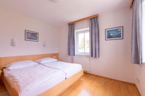 Room - Apartment 'Isabelle' with Lake View, Shared Terrace and Wi-Fi (Presseggersee)