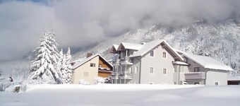 Apartment 'Isabelle Terra' with Lake View, Shared Garden and Wi-Fi