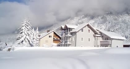 Apartment 'Isabelle Terra' with Lake View, Shared Garden and Wi-Fi