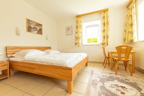 2 bedrooms, WiFi, bed sheets