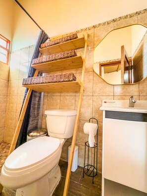 Dusche, Handtücher, Seife, Toilettenpapier