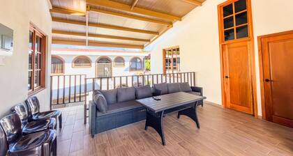 San Blas Beach House 5 min El Tunco & Port