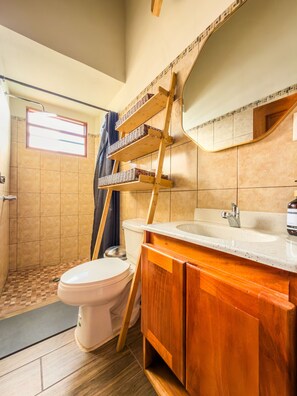 Dusche, Handtücher, Seife, Toilettenpapier