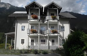 Exterior - Apartment 'Isabelle Sky' with Lake View, Shared Garden and Wi-Fi (Presseggersee)