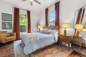 4 bedrooms, desk, iron/ironing board, travel cot