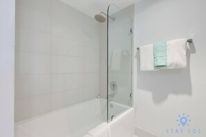 Shower, hair dryer, towels, shampoo - Stunning Views | Designed Luxe | Resort Stay (Hallandale Beach)
