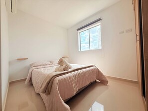 Apartment, 2 Schlafzimmer, barrierefrei, Balkon | 2 Schlafzimmer