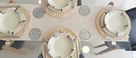 Apartment, 2 Bedrooms, Accessible, Balcony | Dining