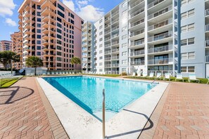 Condo, Berbilang Katil (Sunswept 201) | Kolam renang