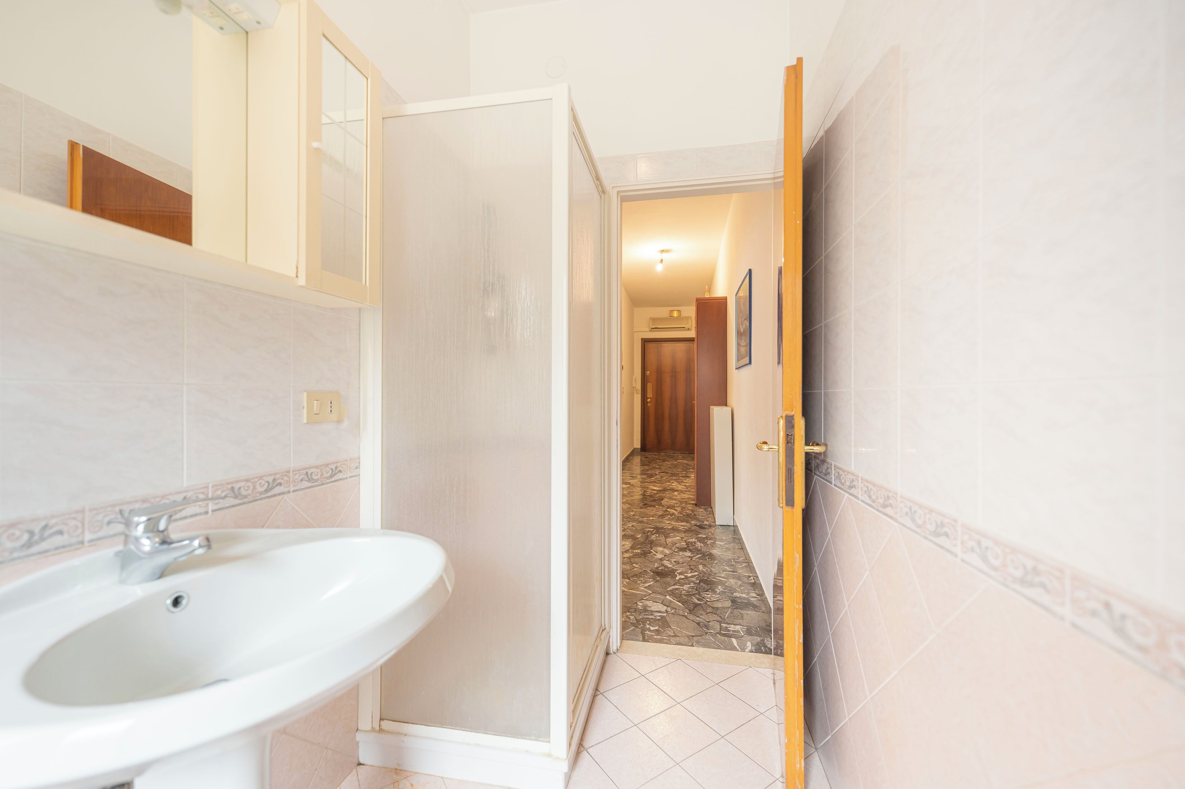 Apartment | Bathroom