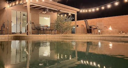 Your Cozy Desert Retreat – Pool • Fire Pit • Convenient Location
