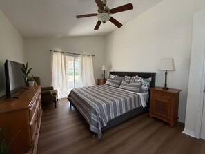 4 chambres, fer et planche à repasser, Wi-Fi, draps fournis