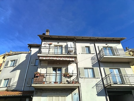 Exterior. "Sara's Home Vetralla" Apartment with Balcony and Wi-Fi