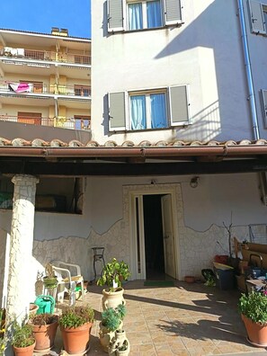 Exterior - Apartment "Sara's Home Vetralla" with Balcony and Wi-Fi (Vetralla)