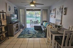 TV - Villa at Campomar Beach Resort (Palmas)