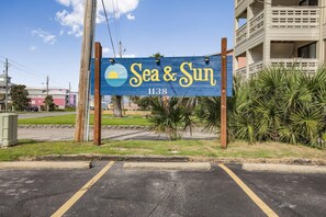 Property grounds - Sea and Sun Unit 6 (Gulf Shores)