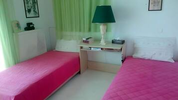 3 dormitorios, tabla de planchar con plancha, wifi y ropa de cama