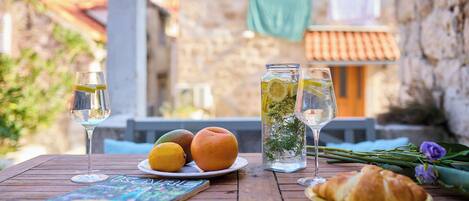 Apartment (1 Bedroom) | Balcony