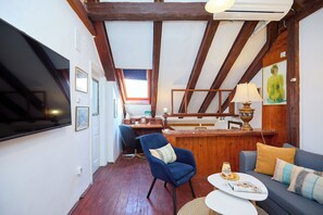 Apartment (1 Bedroom) | Wohnzimmer