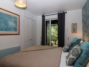 3 habitaciones, tabla de planchar con plancha, wifi y ropa de cama