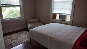 Room - Peaceful Trumansburg Country Flat! (Trumansburg)