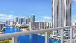 Property grounds - Bright Getaway | Upper Apt | Serene | Pool (Hallandale Beach)