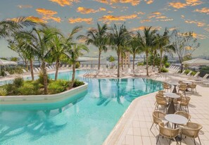 Pool - 1BR Apartment with pool, gym and amenities (Miami)