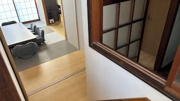 Family House, 4 Bedrooms, Non Smoking, City View | Interior