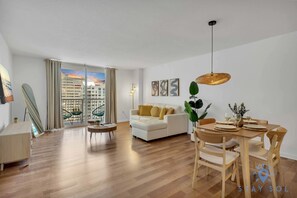 TV - Comfortable Apartment with pool (Miami)