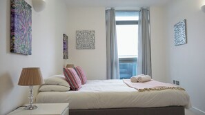 2 Schlafzimmer, Schreibtisch, Bügeleisen/Bügelbrett, kostenloses WLAN