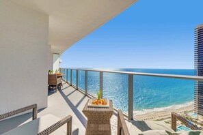Property grounds - Oceanview Retreat | Pool, Resort Amenities (Hollywood)