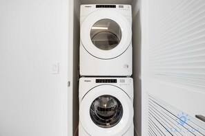 Interior - 1BR Apartment with Pool and gym (Miami)