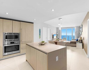 Interior - 2BR Apt w/ Beautiful Ocean View, Amenities & Pool (Hollywood)
