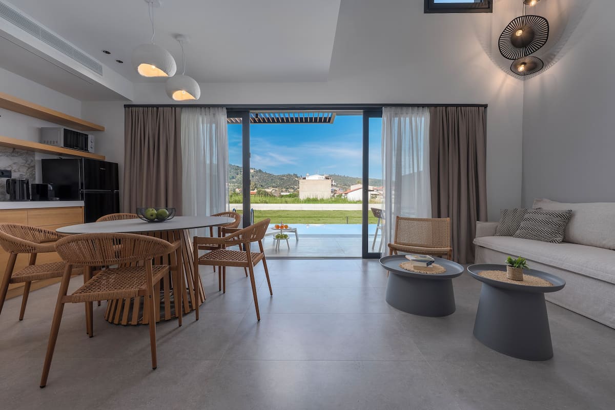 Prestige 3-Bedroom Villa with Private Pool | Vue sur le jardin