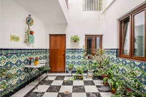 Interior - 2. Room with private bathroom in the center (Sevilla)