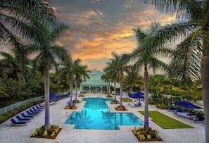 Pool - 1BR Stylish Apt w/ Private Balcony + Amenities (Doral)