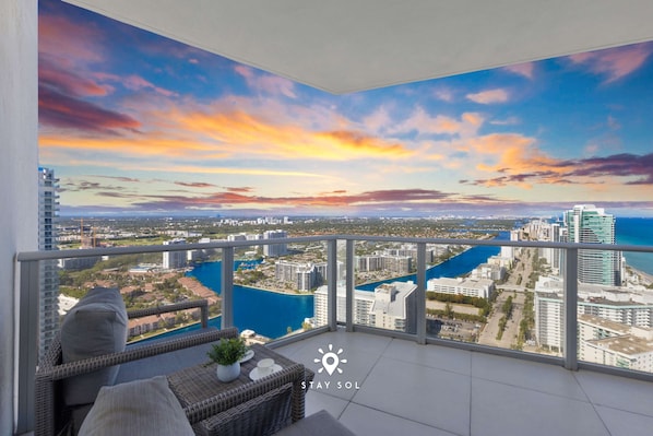 Property grounds - Luxury 1BR Apt | Ocean View + Pool & Gym (Hollywood)
