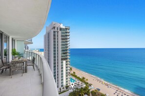 Property grounds - Corner-View Coastal 3BR + Resort (Hollywood)