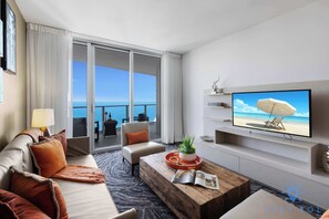 TV, offices - Amazing Apt w/Beautiful View Balcony + Pool + Gym (Hollywood)