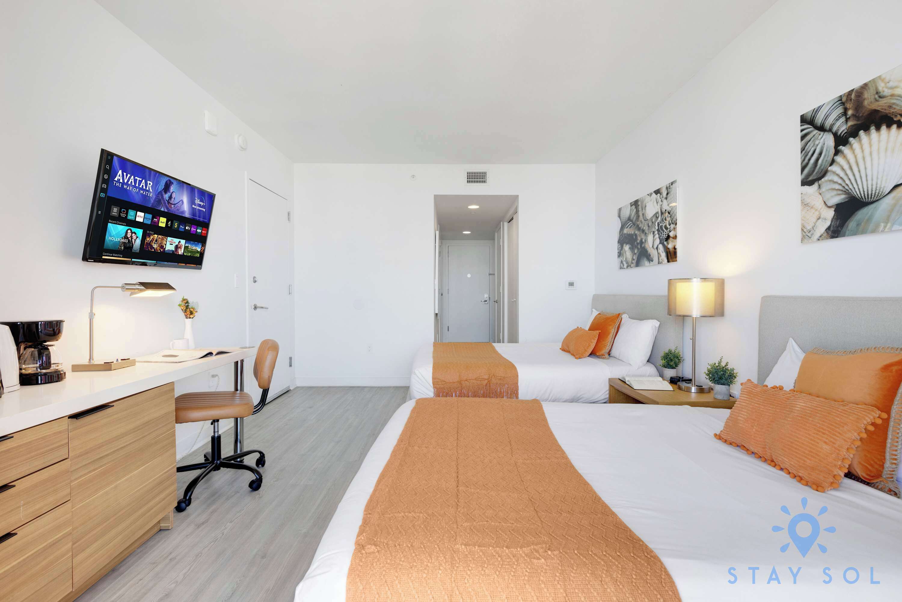 Stylish Beachside Studio | Balcony Views | Miami - Hallandale Beach, FL