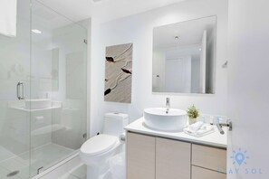Shower, hair dryer, towels, shampoo - Stylish Beachside Studio | Balcony Views | Miami (Hallandale Beach)