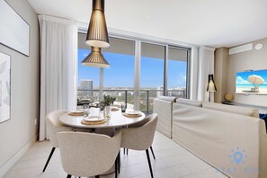 Interior - Beautiful 1BR High-Rise | Sunset Views (Hollywood)