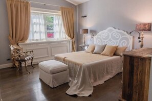 Tabla de planchar con plancha, wifi y ropa de cama 