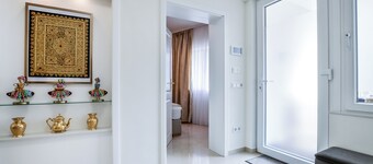 Stylish & chic, new apartment, subway stop 2 minutes walk